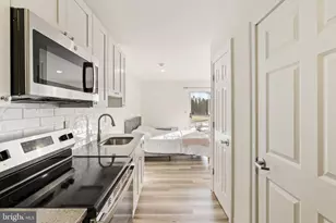 7040 Oxford Ave, Philadelphia, PA 19111 - Photo 11