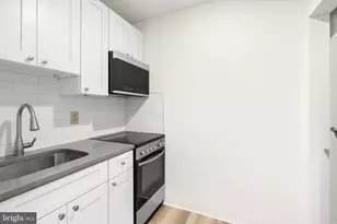 7040 Oxford Ave, Philadelphia, PA 19111 - Photo 17