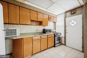 5553 Matthews St, Philadelphia, PA 19138 - Photo 9