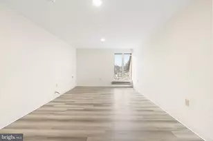 7040 Oxford Ave, Philadelphia, PA 19111 - Photo 35