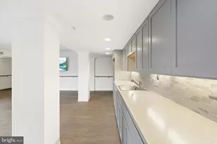 7040 Oxford Ave, Philadelphia, PA 19111 - Photo 9