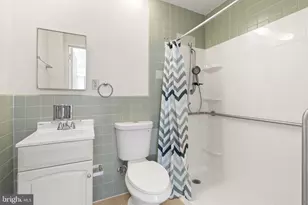 7040 Oxford Ave, Philadelphia, PA 19111 - Photo 25