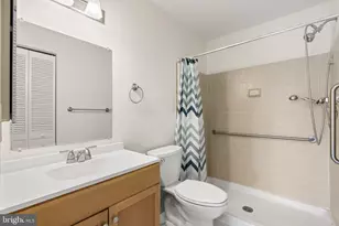 7040 Oxford Ave, Philadelphia, PA 19111 - Photo 35