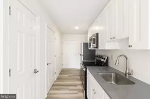 7040 Oxford Ave, Philadelphia, PA 19111 - Photo 15