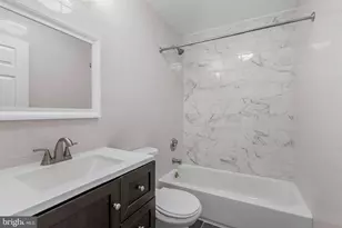 402 Hoffman St, Philadelphia, PA 19148 - Photo 9