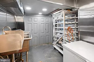 1301 W Moyamensing Ave, Philadelphia, PA 19148 - Photo 13