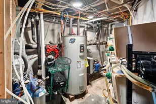 1301 W Moyamensing Ave, Philadelphia, PA 19148 - Photo 15