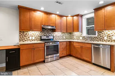 1629 S Iseminger Street, Philadelphia, PA 19148 - Photo 11