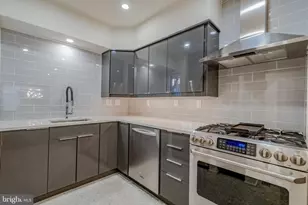 732 Manning St, Philadelphia, PA 19106 - Photo 7