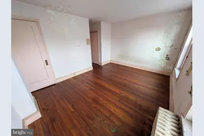 205 E Evergreen Avenue, Philadelphia, PA 19118 - Photo 9