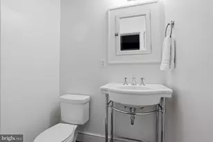 1040 N Leithgow St, Philadelphia, PA 19123 - Photo 15