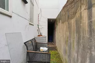 1040 N Leithgow St, Philadelphia, PA 19123 - Photo 39