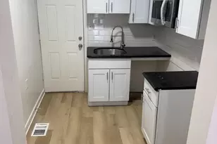 2425 N Sydenham St, Philadelphia, PA 19132 - Photo 13