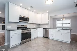 2865 Norcom Rd, Philadelphia, PA 19154 - Photo 11