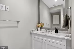 201 N 8th St, Philadelphia, PA 19106 - Photo 21