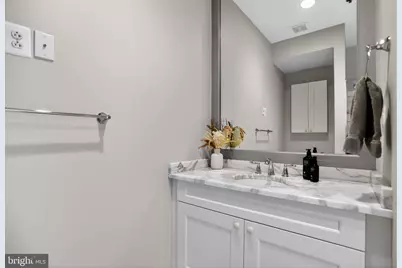 201 N 8th Street #512, Philadelphia, PA 19106 - Photo 19