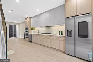 1031 S Fairhill St, Philadelphia, PA 19147 - Photo 11