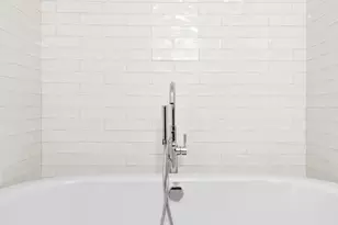 807 S 6th St, Philadelphia, PA 19147 - Photo 31