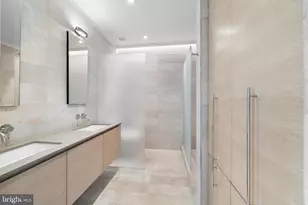 210 W Washington Square, Philadelphia, PA 19106 - Photo 29