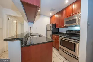 1726 Wallace St, Philadelphia, PA 19130 - Photo 5