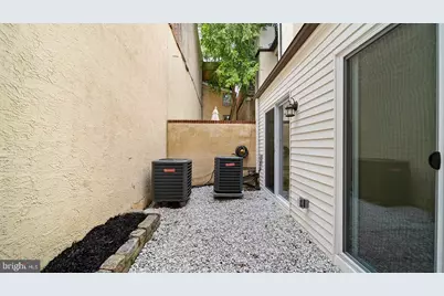 512 S 4th Street #1ST FL, Philadelphia, PA 19147 - Photo 23