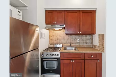 2101 Chestnut Street #324, Philadelphia, PA 19103 - Photo 9