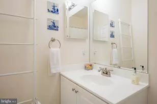 407 Regatta Dr, Philadelphia, PA 19146 - Photo 35