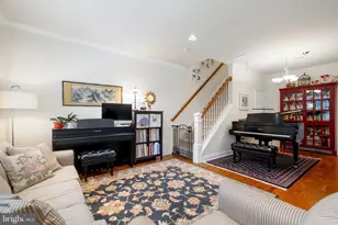 407 Regatta Dr, Philadelphia, PA 19146 - Photo 3