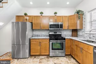 2335 S Chadwick St, Philadelphia, PA 19145 - Photo 9