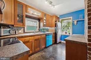 1632 Brown St, Philadelphia, PA 19130 - Photo 11