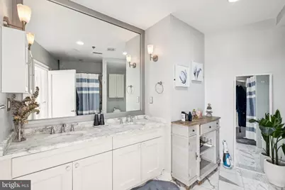 201 N 8th Street #403, Philadelphia, PA 19106 - Photo 17