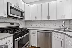 2543 Nicholas St, Philadelphia, PA 19121 - Photo 9