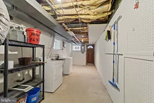 1605 Strahle St, Philadelphia, PA 19152 - Photo 25