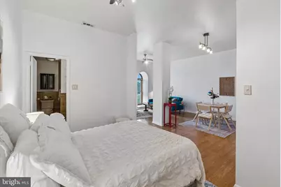 825 N 29th Street #4G, Philadelphia, PA 19130 - Photo 7