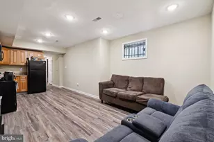 1611 N 17th St, Philadelphia, PA 19121 - Photo 17