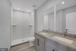 2445 Innovator Wy, Philadelphia, PA 19146 - Photo 11