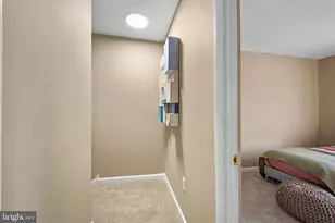 8229 Chelwynde Ave, Philadelphia, PA 19153 - Photo 17