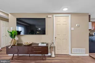 8229 Chelwynde Ave, Philadelphia, PA 19153 - Photo 7