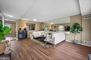 8229 Chelwynde Ave, Philadelphia, PA 19153 - Photo 3