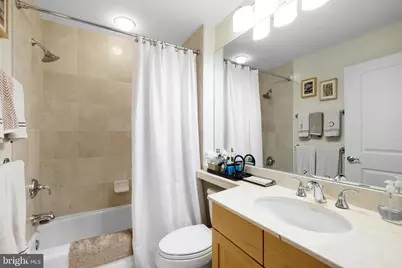 400 S Broad Street #2407, Philadelphia, PA 19146 - Photo 19