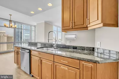 400 S Broad Street #2407, Philadelphia, PA 19146 - Photo 5