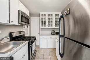 2031 Locust St, Philadelphia, PA 19103 - Photo 5