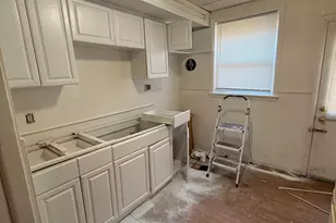 1916 S Norwood St, Philadelphia, PA 19145 - Photo 5