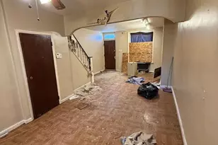 2003 S Norwood St, Philadelphia, PA 19145 - Photo 5