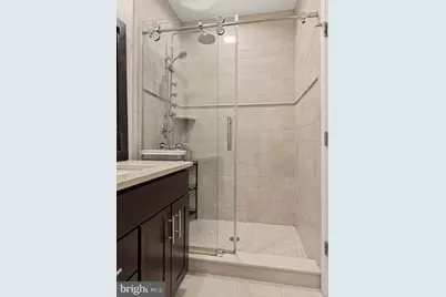 240 Pierce Street, Philadelphia, PA 19148 - Photo 17