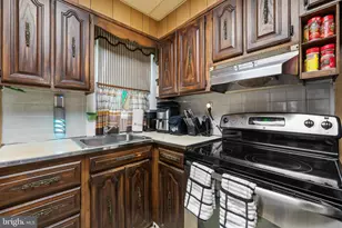 5868 N 6th St, Philadelphia, PA 19120 - Photo 11