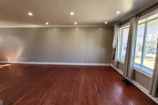 1112 Kent Ln, Philadelphia, PA 19115 - Photo 7