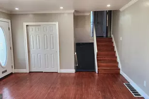 1112 Kent Ln, Philadelphia, PA 19115 - Photo 9