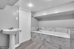 1947 S Iseminger St, Philadelphia, PA 19148 - Photo 19