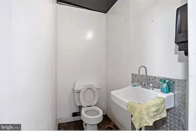 114 E Luray Street, Philadelphia, PA 19120 - Photo 33